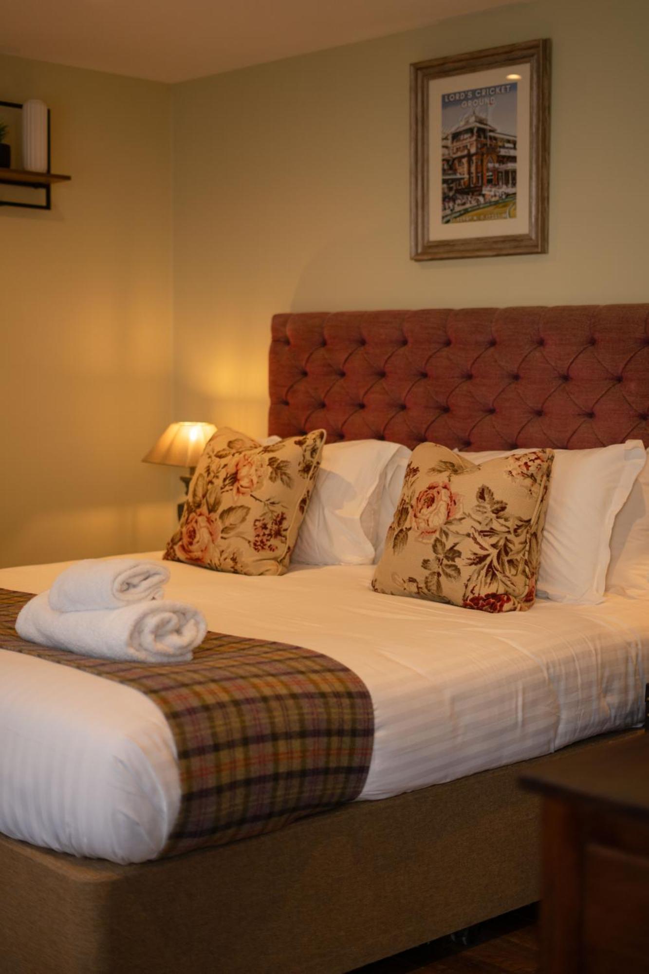 The Thomas Lord Hotel West Meon Екстериор снимка