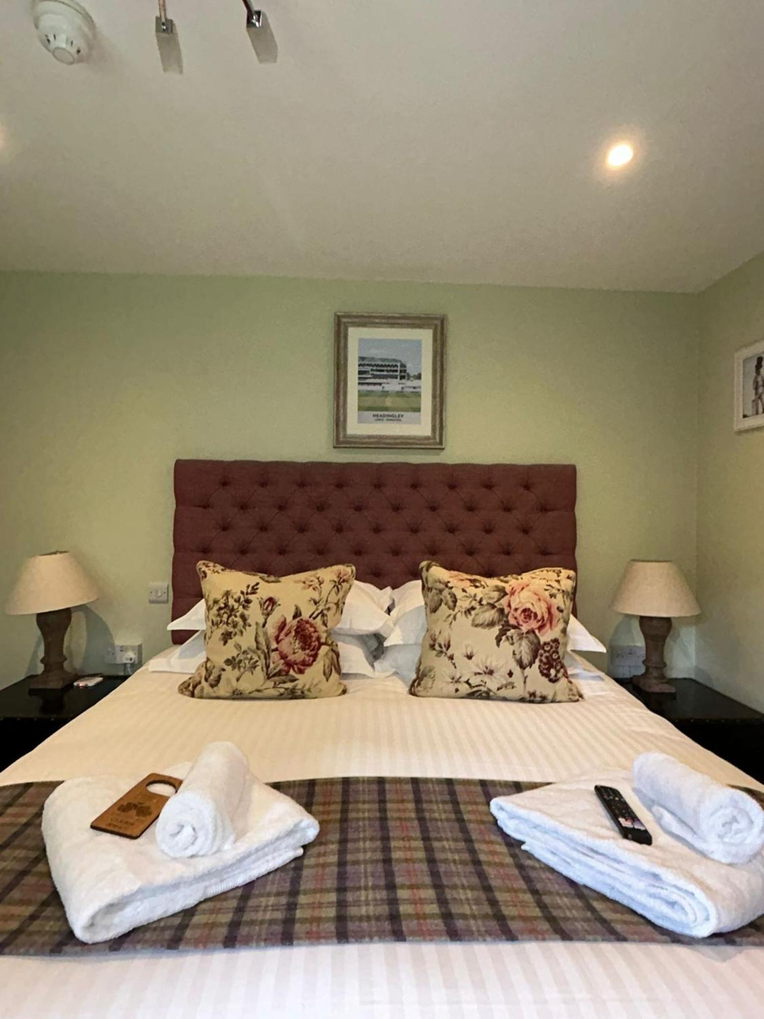 The Thomas Lord Hotel West Meon Екстериор снимка