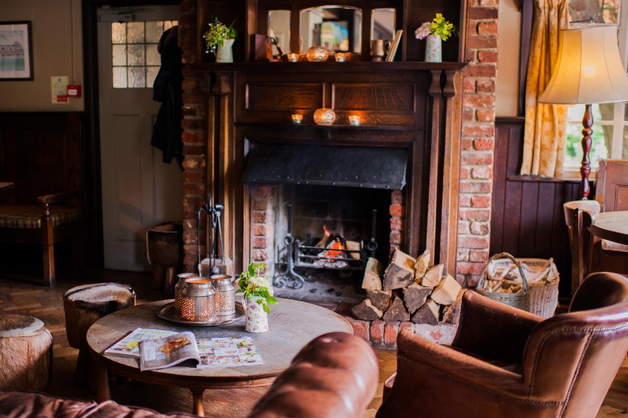 The Thomas Lord Hotel West Meon Екстериор снимка