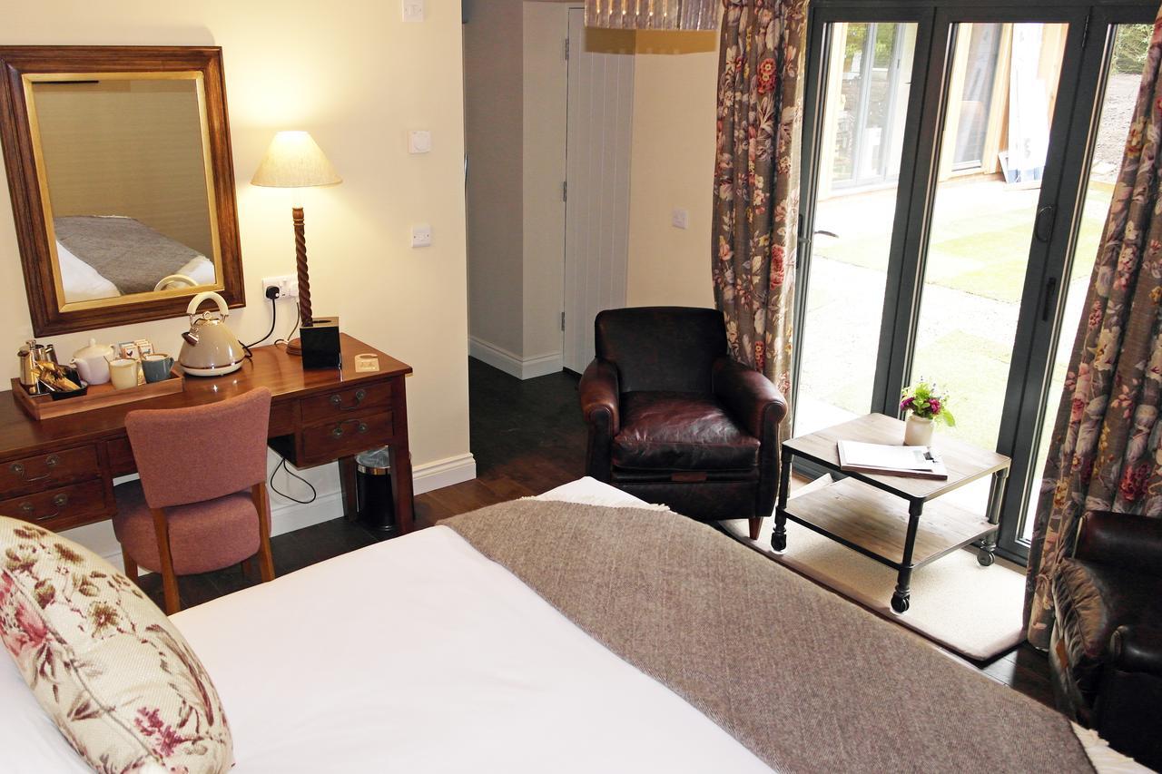 The Thomas Lord Hotel West Meon Екстериор снимка